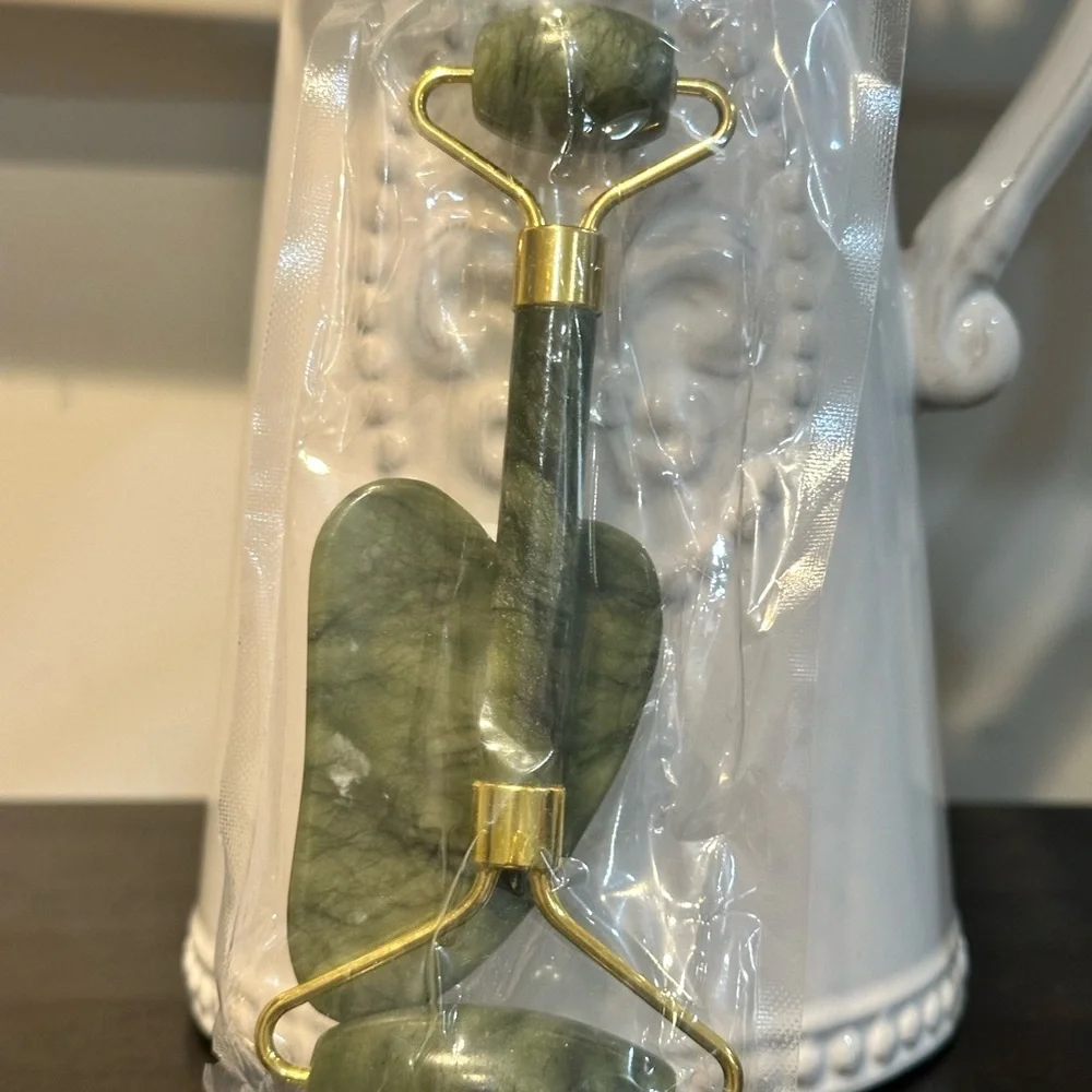 Green Stone Facial Roller + Gua Sha Set Skincare Tool
